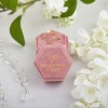 天鹅绒六角戒指盒-盒子外烫金-盒子内UV ( 稿件大小-（烫金：2.7*2.3CM-稿件格式PLT）（UV4.3*3.8CM-稿件格式PNG)）